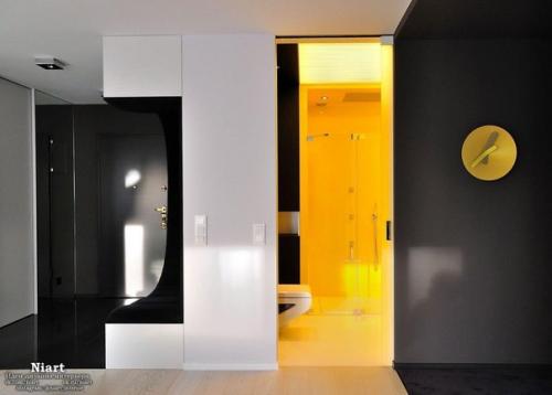 Нейтральные цвета стен и мебели позволяют изменять интерьер квартиры в зависимости от настроения. 04