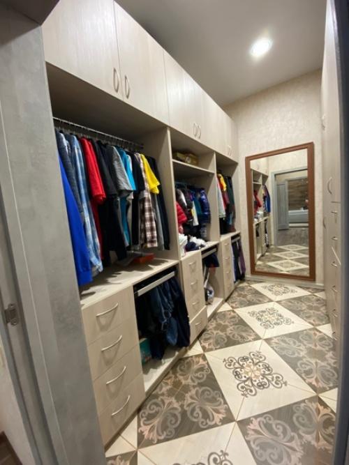 Ещё один яркий и креативный вариант оформления в детской. 02