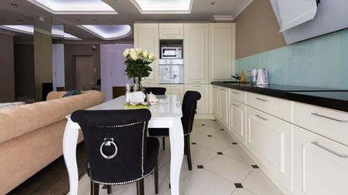 Легкий, светлый и уютный интерьер простой квартиры. 02