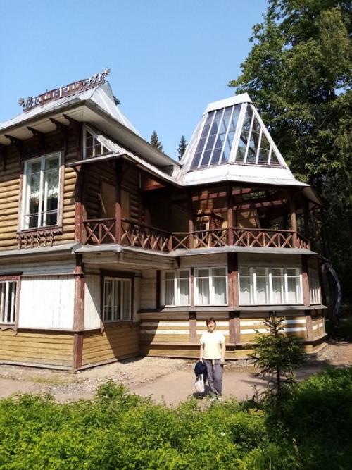 Музей - усадьба Пенаты - это волшебный телепорт из реальной жизни в эпоху творчества великого художника и. Е. Репина. 01