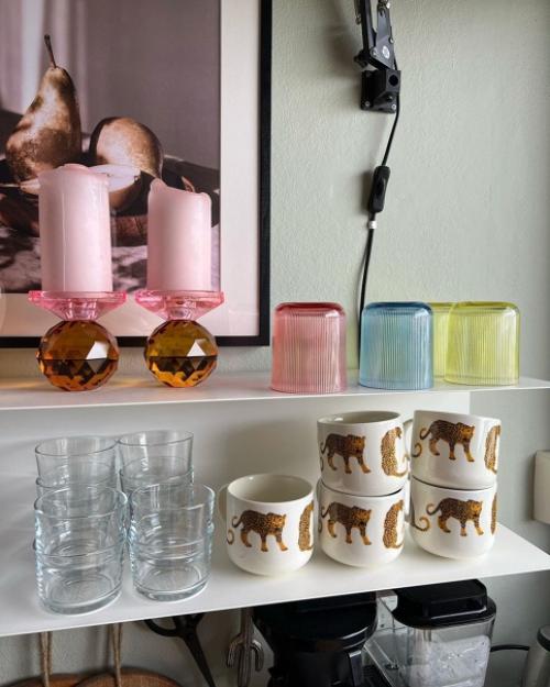 Всплеск цвета в интерьере скандинавсого дома. 08