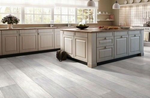 Серый ламинат и паркет в интерьере. 04