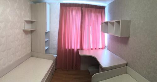 Вот такой ремонт в детской комнате на ваш суд. 06