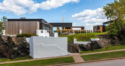 Экологичный особняк на месте старого дома. 01