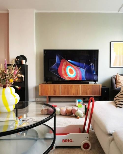 Всплеск цвета в интерьере скандинавсого дома. 02