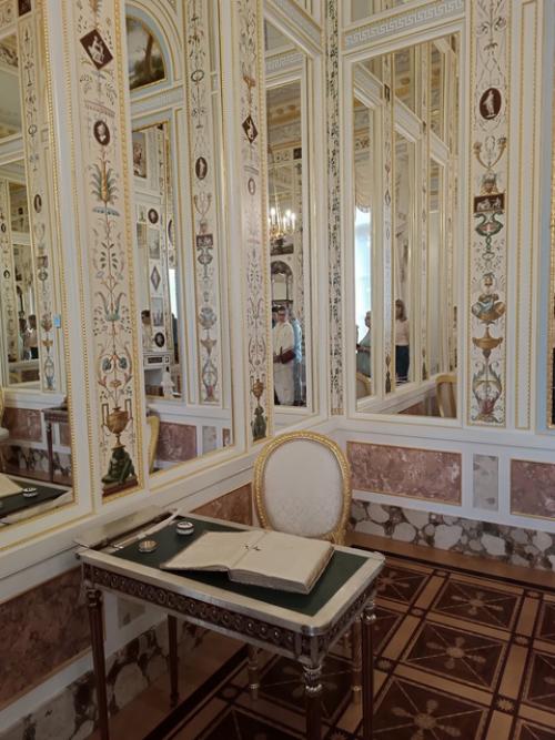 В конце декабря 2024 года в екатерининском дворце царского села открыли к посещению после многих лет реставрации зубовский флигель. 08