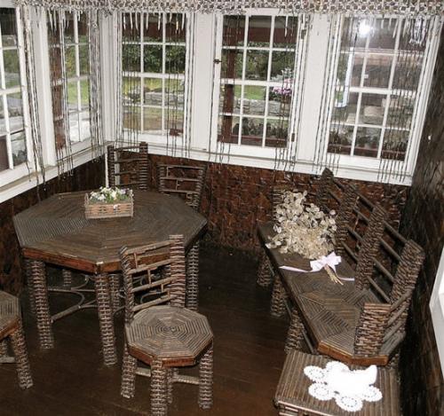 Бумажный дом построен в 1924 году элисом стимненом (Elis Stemnan), инженером - механиком, создавшим в свое время машину для производства скрепок. 06 Бумажный дом построен в 1924 году элисом стимненом (Elis Stemnan), инженером - механиком, создавшим в свое время машину для производства скрепок. 06