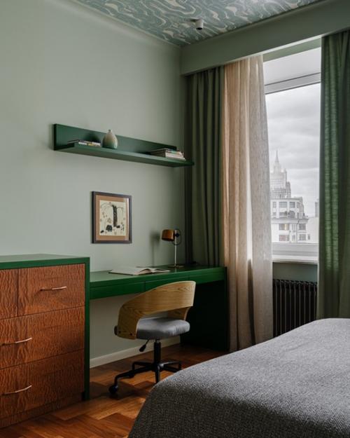 Реализованный интерьер квартиры наполненной предметами искусства. 04