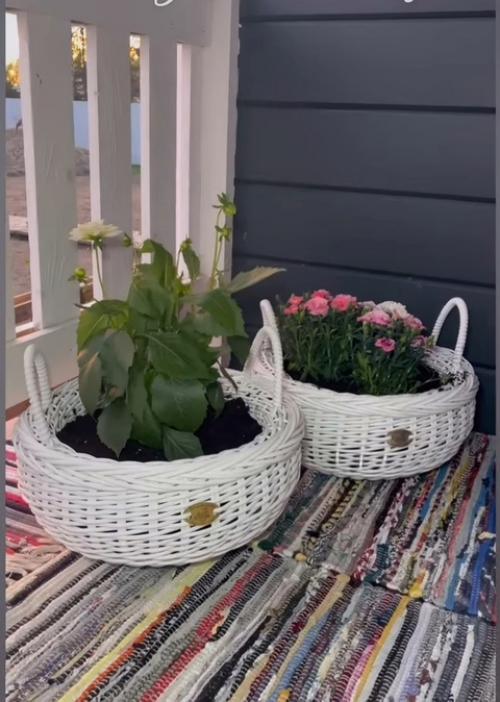 Любители стильного оформления ценят искусственный ротанг за его многообразие форм и расцветок. 02