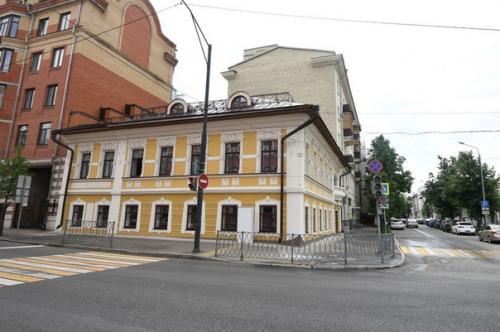 В Казани восстанавливают Янтарный Домик, где жил Фатих Амирхан.