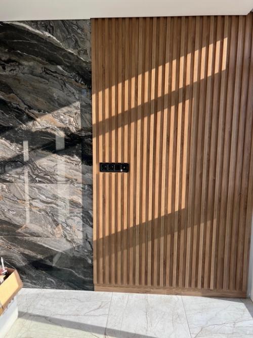 Правильная подсветка в ванной или душевой комнате украшает интерьер и создает приятную атмосферу. 06