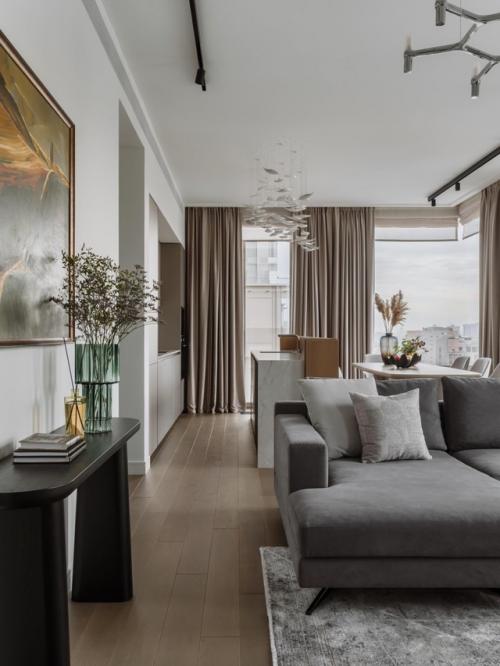 Светлый интерьер для учёбы, отдыха и гостей. 01