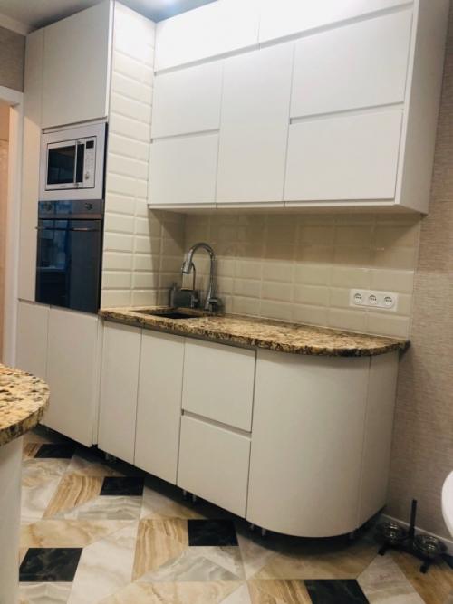 Вот такой нестандартный подход к планировке кухни. 03