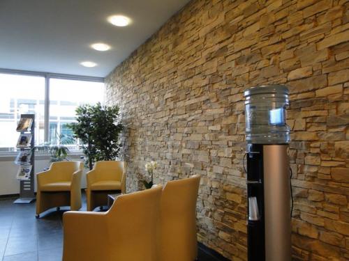 Чем обшить стены: 4 материала на выбор. 05