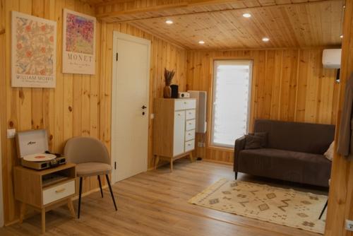 Панорамный фасад - главная особенность серии Модерн, обеспечивающая больше света в помещении. 02