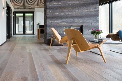В последнее время в дизайне интерьера все чаще используются деревянные полы. 03