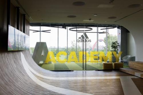 Как выглядит московская штаб-квартира Adidas. 02