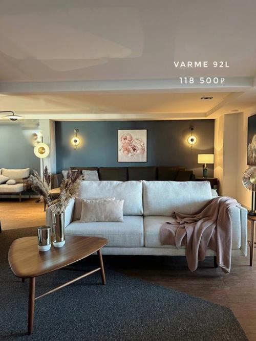 Мягкая мебель уже незаменимым атрибутом любого дома стала. 04