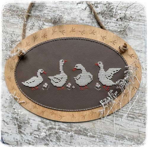 Прекрасная идея для летнего вышивального процесса! 2. 01