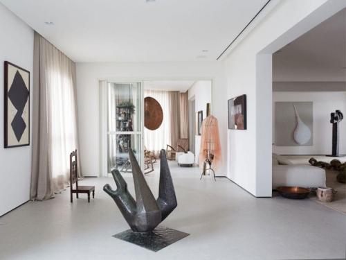 Современное искусство в движении: квартира - галерея с поворотными элементами. 01