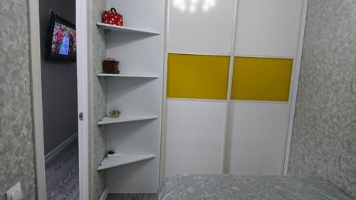 Тефтели, как в детском садике.  Ингредиенты:  Фарш из мяса с луком - 600 грамм. Сметана - 3 ст. 05