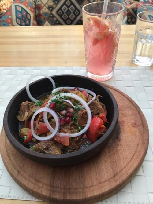 Итак, наконец побывала в нашумевшем плове. 02