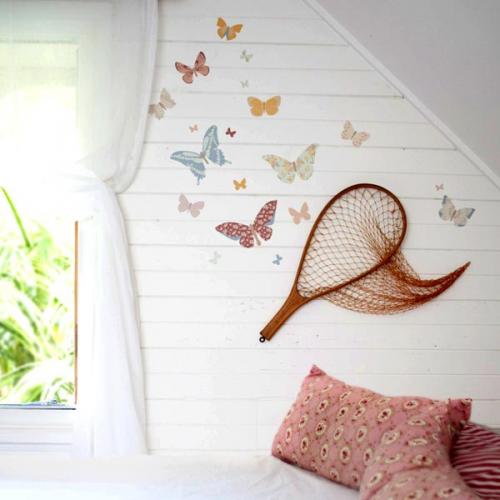 Тканевые наклейки в декоре стен детской комнаты. 06