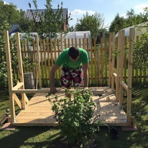 Муж сам сделал домик для нашего сыночка у нас на участке.