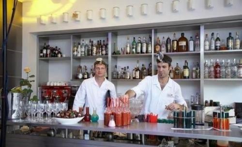 Ресторан а-ля больница. 06