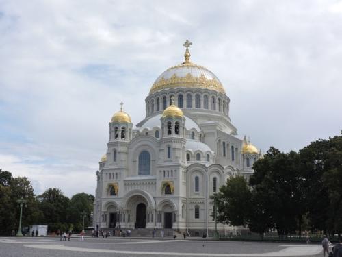 На прошлой неделе с другом вернулись из поездки по пригородам Санкт-петербурга. 02