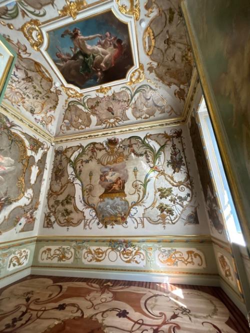 Китайский дворец.  В дворцово-парковом ансамбле Ораниенбаум спустя 20 лет завершилась реставрация китайского дворца. 01