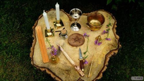 Как сделать алтарь магический. Как создать алтарь природной магии у себя дома.