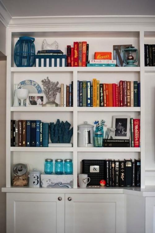 Домашняя библиотека в современном интерьере. 01