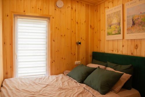 Панорамный фасад - главная особенность серии Модерн, обеспечивающая больше света в помещении. 05