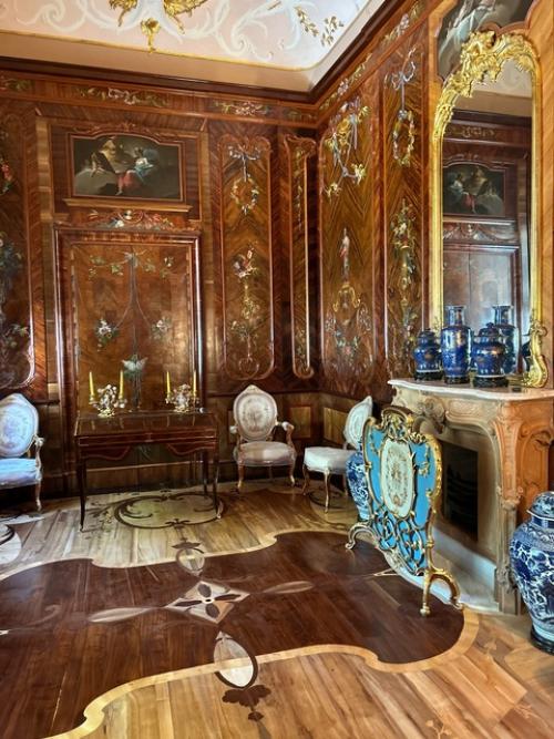 Китайский дворец.  В дворцово-парковом ансамбле Ораниенбаум спустя 20 лет завершилась реставрация китайского дворца. 06