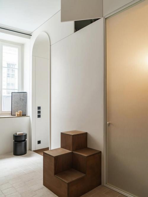 Парижская студия размером с гостиничный номер. 09