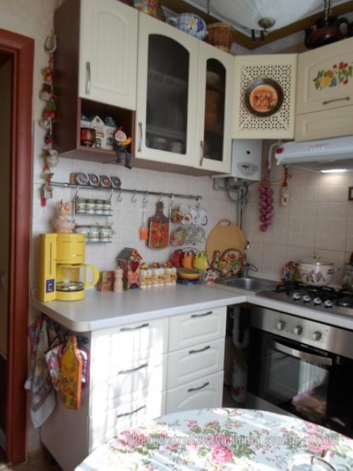 Бюджетная кухня в хрущевке 5 кв. 05