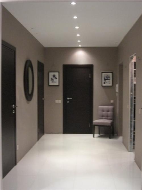 Светлые напольные покрытия - не только мода, но и функциональность. 02