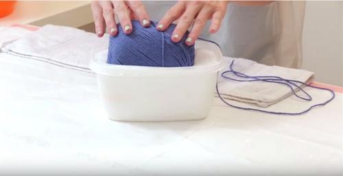 Она просто опустила катушку в КЛЕЙ. 01