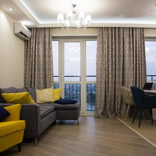 У яркой красивой хозяйки яркий дом с тщательно и с любовью подобранным декором в восточном стиле. 01