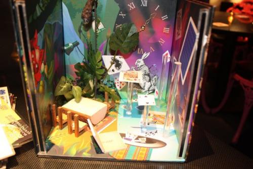 Японский ресторан в стиле Алиса в стране Чудес. 09