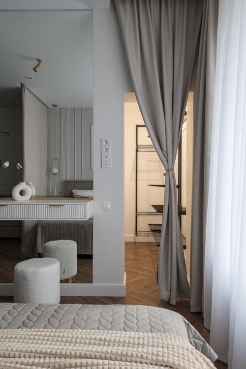 На скромной площади удалось разместить всё необходимое без ущерба для стиля. 06