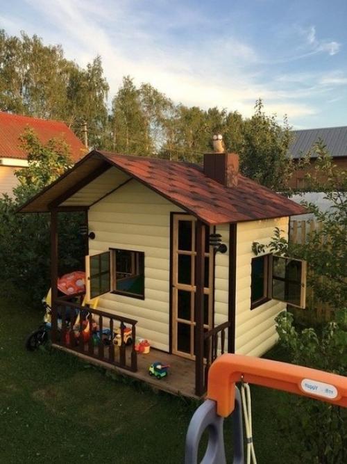 Муж сам сделал домик для нашего сыночка у нас на участке. 05