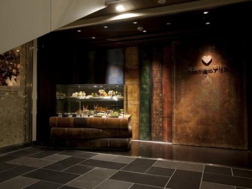 Японский ресторан в стиле Алиса в стране Чудес. 04