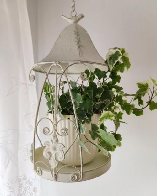 Очаровательная двухкомнатная квартира, которая подкупает своим душевным декором и красивым текстилем. 04