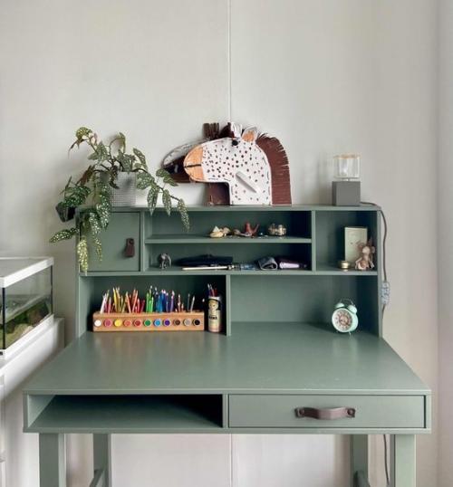 Светлый дизайн интерьера с мебелью Ikea и тёплыми акцентами. 05