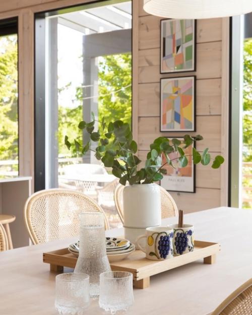 Шалфейные и теплые натуральные оттенки в интерьере приятного финского дома. 07