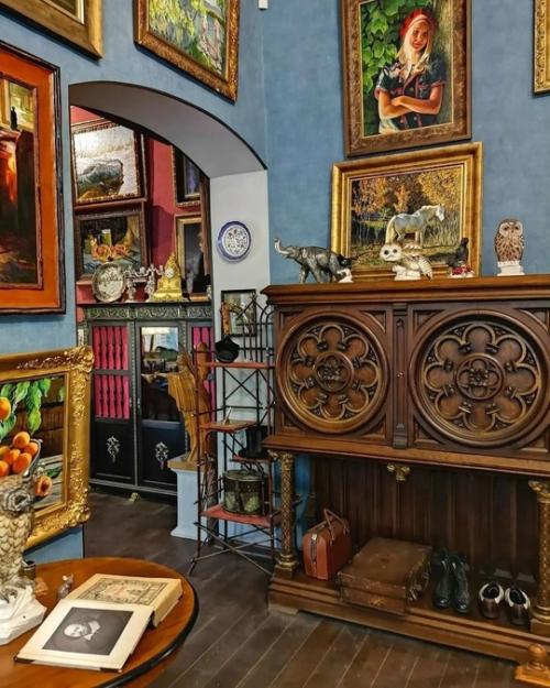 Квартира - галерея Дом с Горгульей. 01