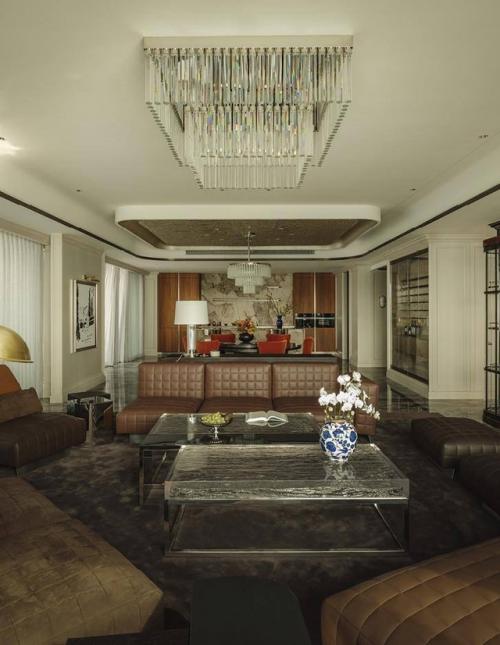 Дерево, мрамор и хрустальные люстры: пентхаус в Китае. 04