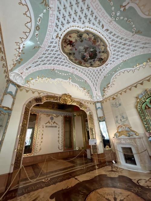 Китайский дворец.  В дворцово-парковом ансамбле Ораниенбаум спустя 20 лет завершилась реставрация китайского дворца. 02